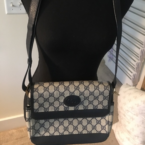 Gucci Handbags - Gucci Vintage Crossbody Bag